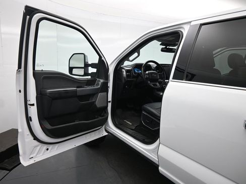 Certified 2023 Ford F150 Lariat w/ Trailer Tow Package image 9