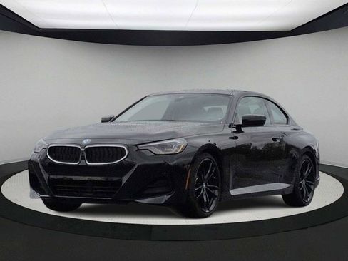Used 2022 BMW 230i Coupe w/ Premium Package image 4