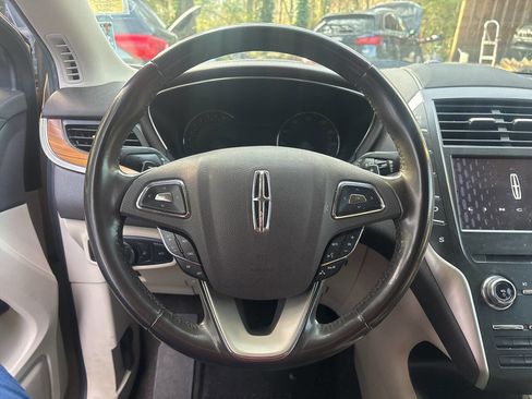 Used 2018 Lincoln MKC Select image 10