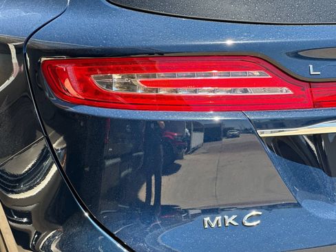 Used 2019 Lincoln MKC Reserve FWD image 28