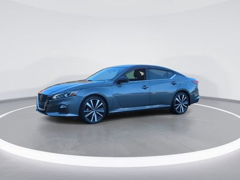 Used 2021 Nissan Altima 2.5 SR w/ SR Premium Package FWD image 4