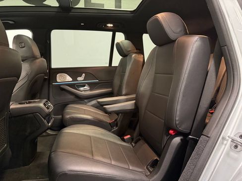Used 2022 Mercedes-Benz GLS 450 4MATIC w/ Acoustic Comfort Package image 10