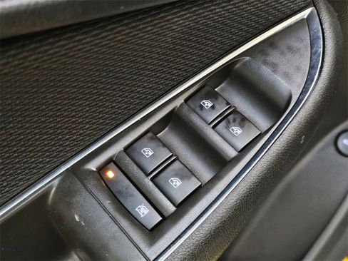 Used 2017 Chevrolet Cruze LT image 23