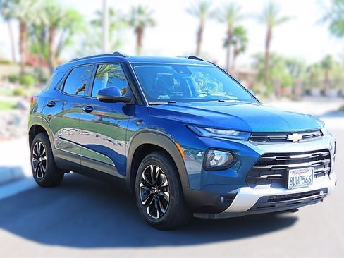 Used 2021 Chevrolet TrailBlazer LT w/ Convenience Package image 3