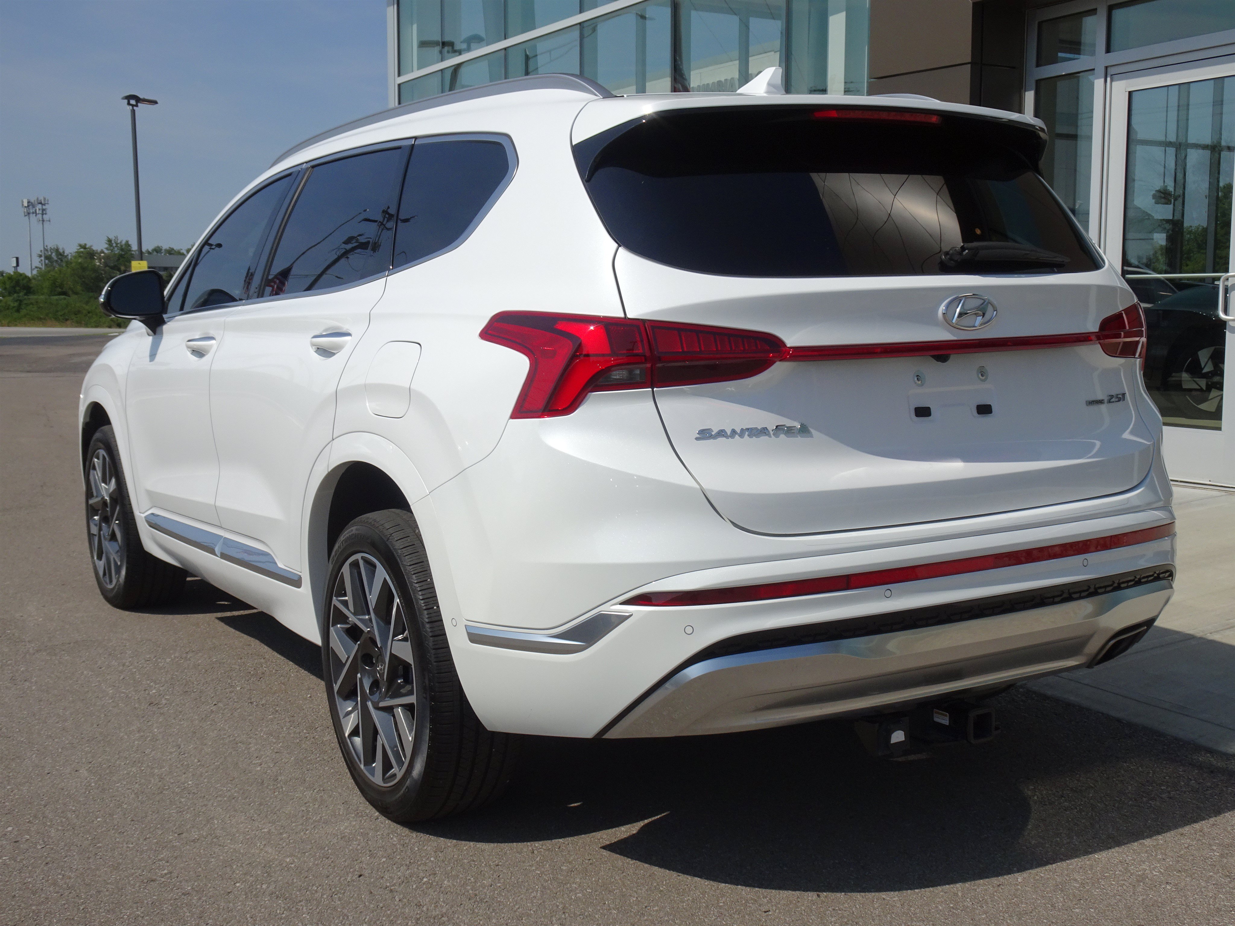 Used 2023 Hyundai Santa Fe Calligraphy AWD/4WD image 3