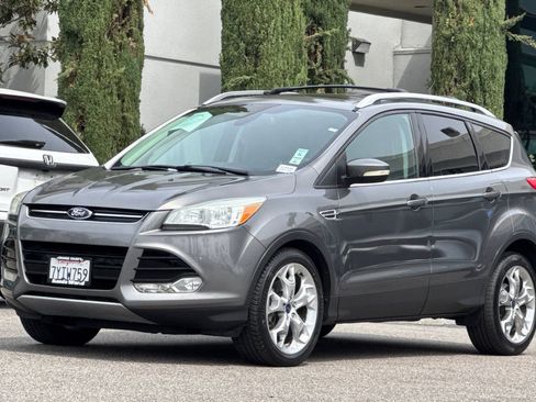 Used 2014 Ford Escape Titanium FWD image 8