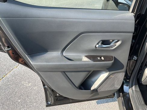 Used 2026 Nissan Kicks SV w/ SV Premium Package FWD image 17