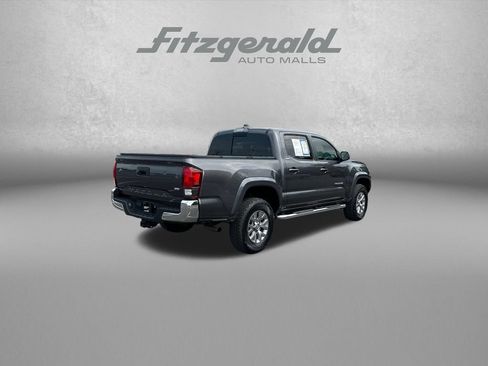 Used 2018 Toyota Tacoma SR5 RWD image 7