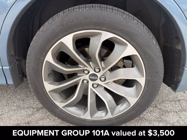 Used 2025 Lincoln Aviator AWD w/ Jet Appearance Package image 3