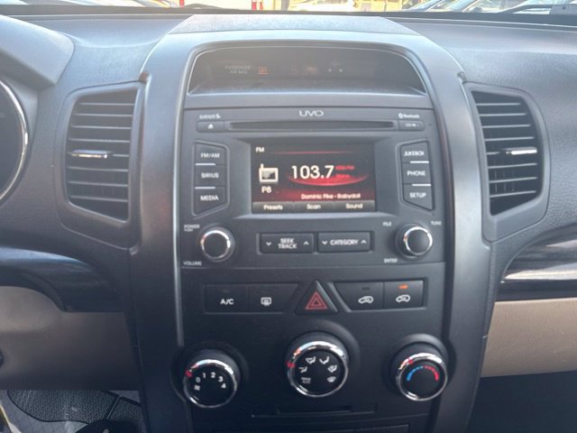 Used 2013 Kia Sorento LX w/ Convenience Pkg AWD/4WD image 12