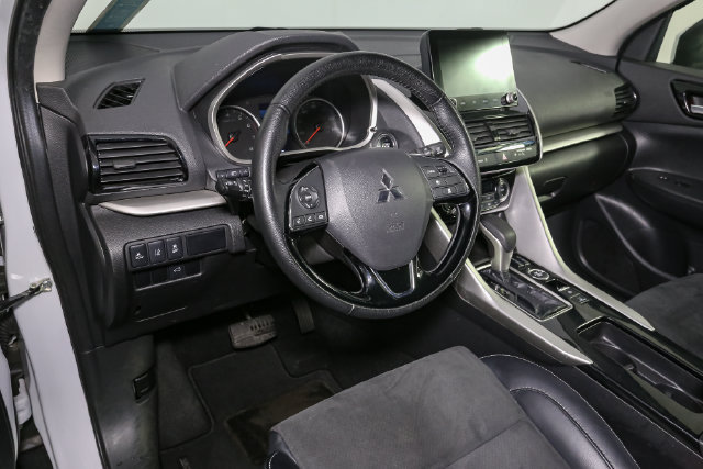 Used 2024 Mitsubishi Eclipse Cross AWD image 19