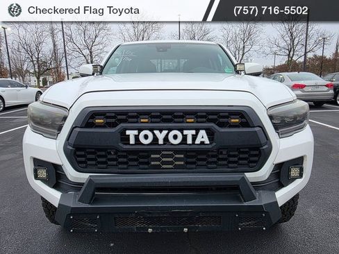 Used 2022 Toyota Tacoma SR image 2