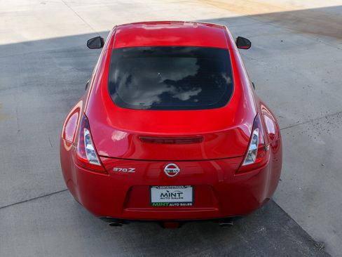 Used 2020 Nissan 370Z Coupe image 12