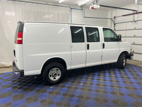 Used 2014 GMC Savana 2500 image 9