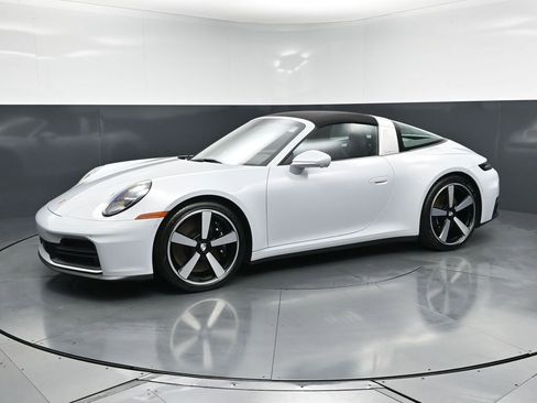 Certified 2026 Porsche 911 Targa 4S AWD/4WD image 1