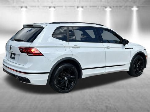 Certified 2024 Volkswagen Tiguan SE R-Line FWD image 6