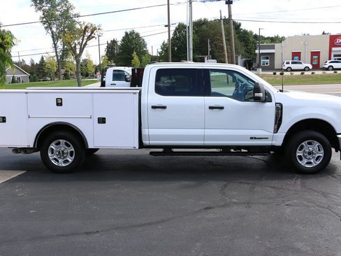 Used 2025 Ford F250 XLT w/ F-250 >10K GVWR Package AWD/4WD image 6