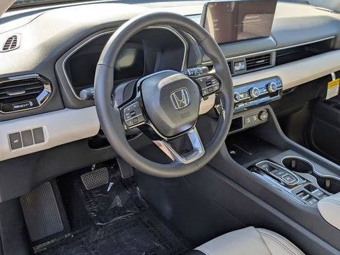New 2026 Honda Pilot Touring image 16