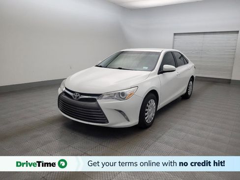 Used 2017 Toyota Camry LE image 1