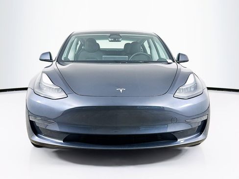 Used 2023 Tesla Model 3 Standard Range image 2