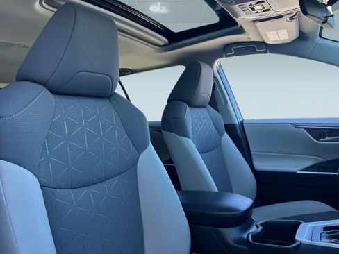 Certified 2025 Toyota RAV4 XLE w/ Convenience Package image 31