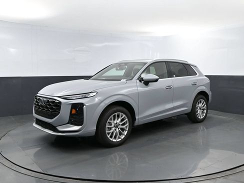 New 2026 Audi Q3 quattro 2.0T AWD/4WD image 1