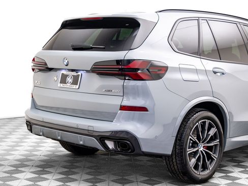 New 2026 BMW X5 xDrive40i w/ M Sport Package image 36