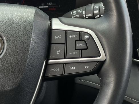 Used 2024 Toyota Highlander Platinum image 14