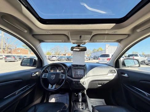 Used 2020 Dodge Journey Crossroad FWD image 16