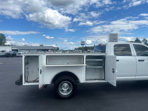 Used 2024 RAM 3500 Tradesman w/ Chrome Appearance Group AWD/4WD image 14