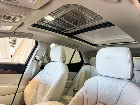 Used 2022 Buick Envision Avenir w/ Technology Package II image 6