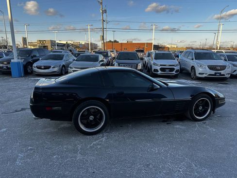 Used 1991 Chevrolet Corvette Coupe image 9