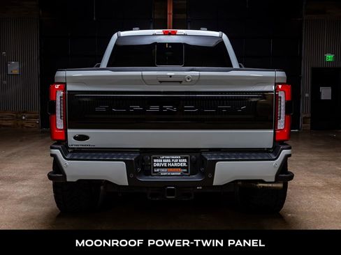 Used 2025 Ford F250 Platinum w/ FX4 Off-Road Package image 7