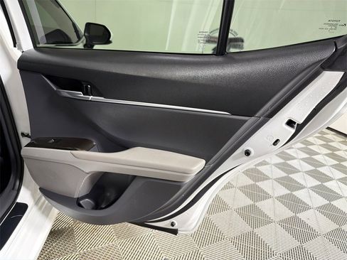 Used 2023 Toyota Camry LE image 16