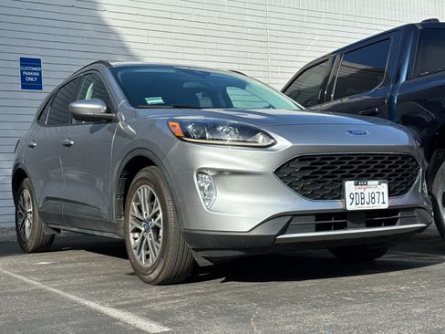 Used 2022 Ford Escape SEL w/ Technology Package FWD image 3