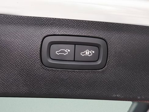 Used 2022 Volvo XC90 T6 Momentum w/ Advanced Package image 44