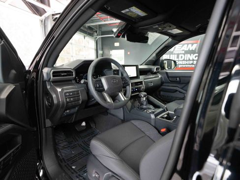 Certified 2025 Toyota Tacoma SR5 image 9