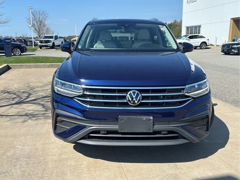 Used 2022 Volkswagen Tiguan SE AWD/4WD image 3