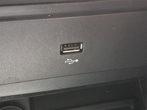 Used 2017 Ford C-MAX SE image 26