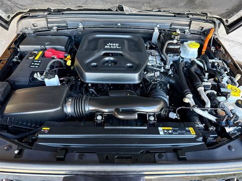 Used 2022 Jeep Wrangler Unlimited Rubicon 4xe image 34