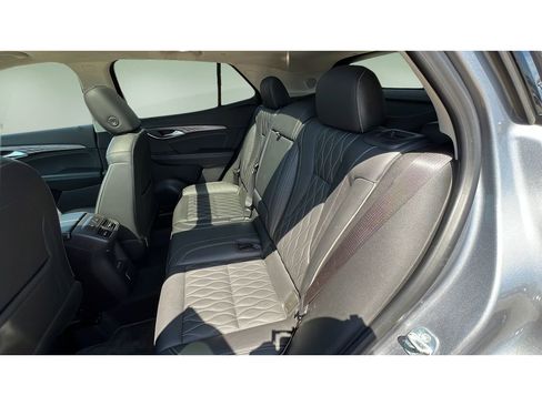 Certified 2021 Buick Envision Avenir w/ Technology Package II AWD/4WD image 28