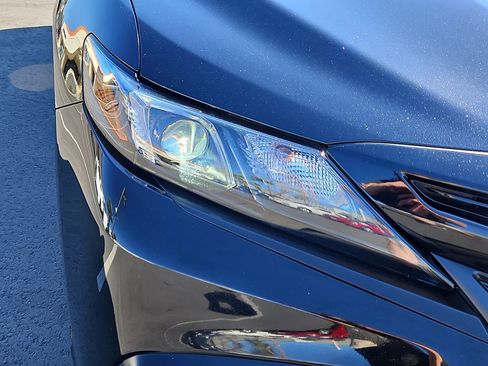 Used 2023 Toyota Camry SE image 11