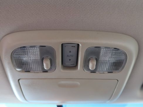 Used 2009 Lincoln MKZ Base image 25