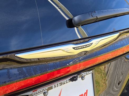 New 2026 Chrysler Pacifica Select FWD image 5