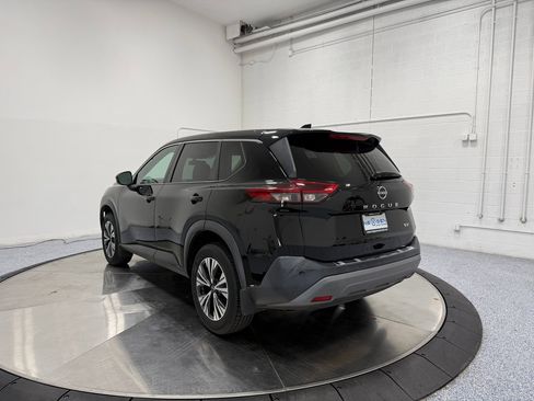 Used 2022 Nissan Rogue SV image 5