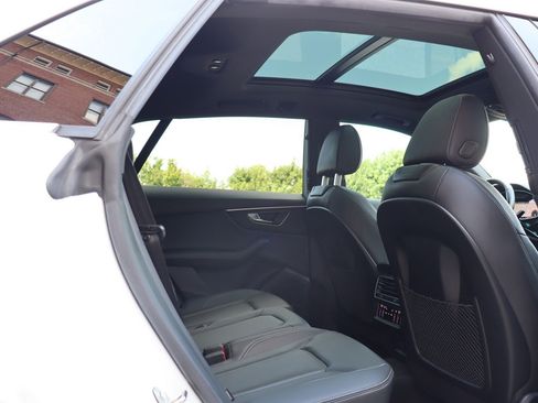 Used 2023 Audi Q8 Premium Plus AWD/4WD image 15