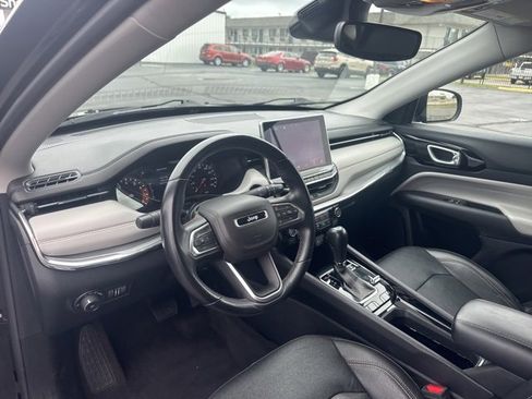 Used 2022 Jeep Compass Limited image 10