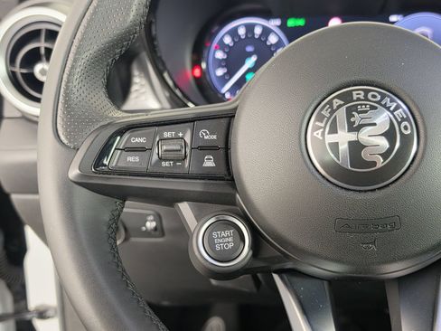 Used 2024 Alfa Romeo Tonale Sprint AWD/4WD image 11