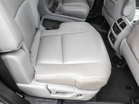 Used 2019 Honda Pilot Touring image 38