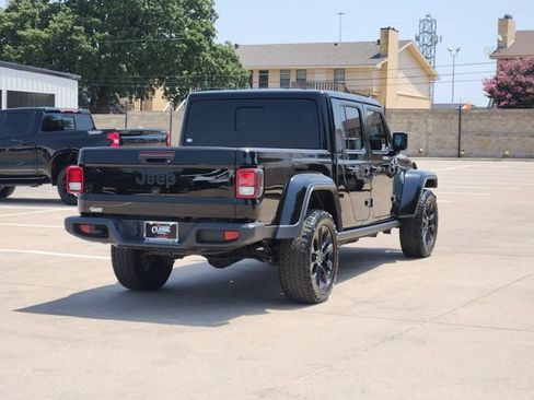 Used 2024 Jeep Gladiator Sport AWD/4WD image 14